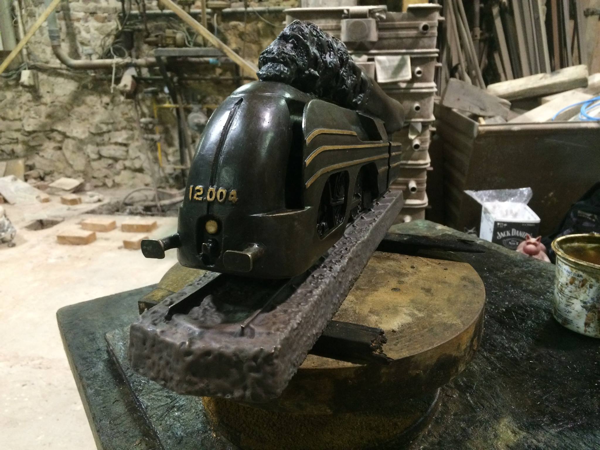 Type 12 bronzen object door François Schuiten