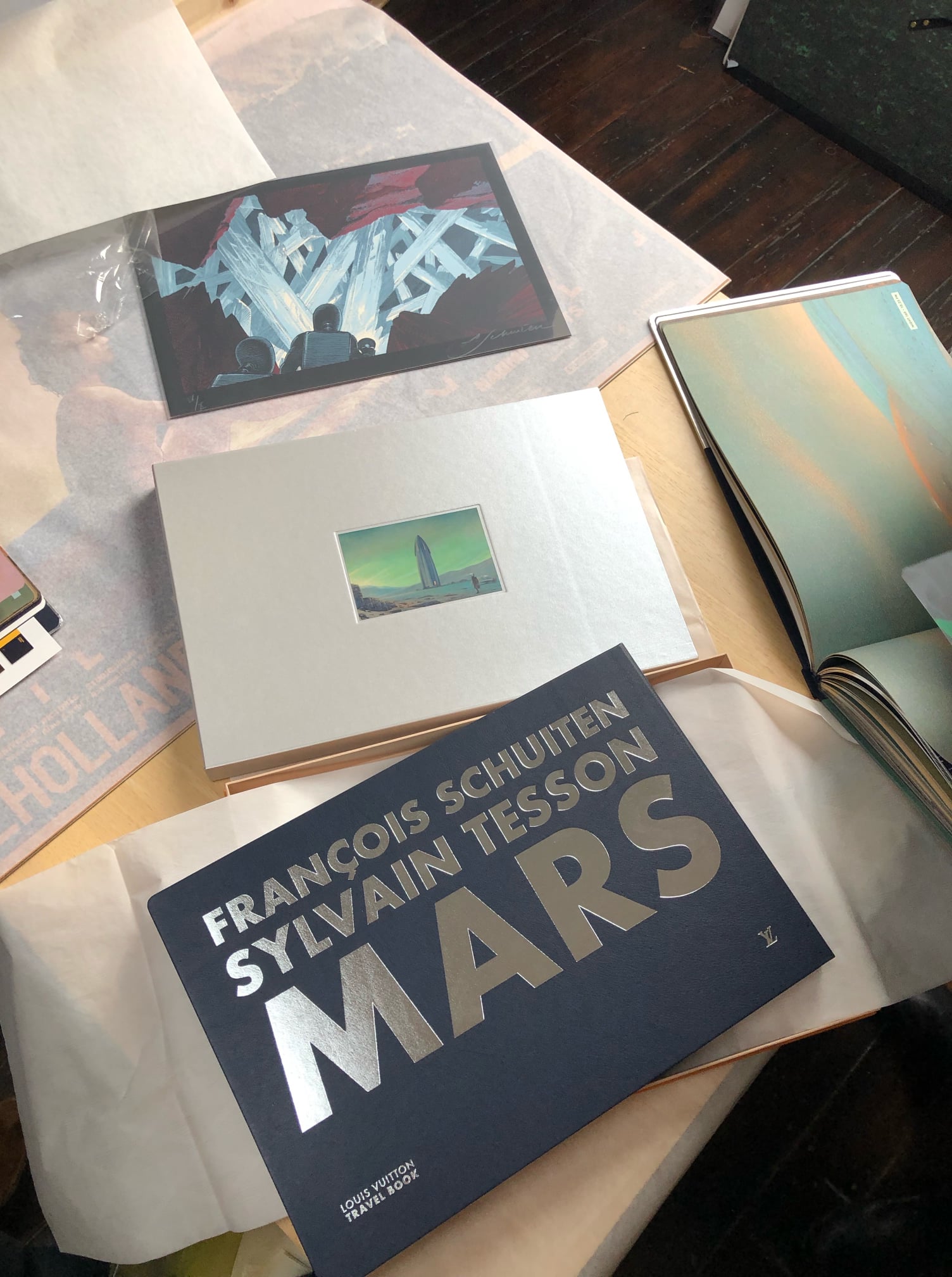 Travel Book Mars, French Version - Art of Living - Books and Stationery