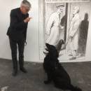 Le dessinateur et sc�nographe belge Fran�ois Schuiten, avec son chien Jim,
d�couvre l'exposition sur "Le Dernier Pharaon" qui lui est consacr� � Amiens, en...